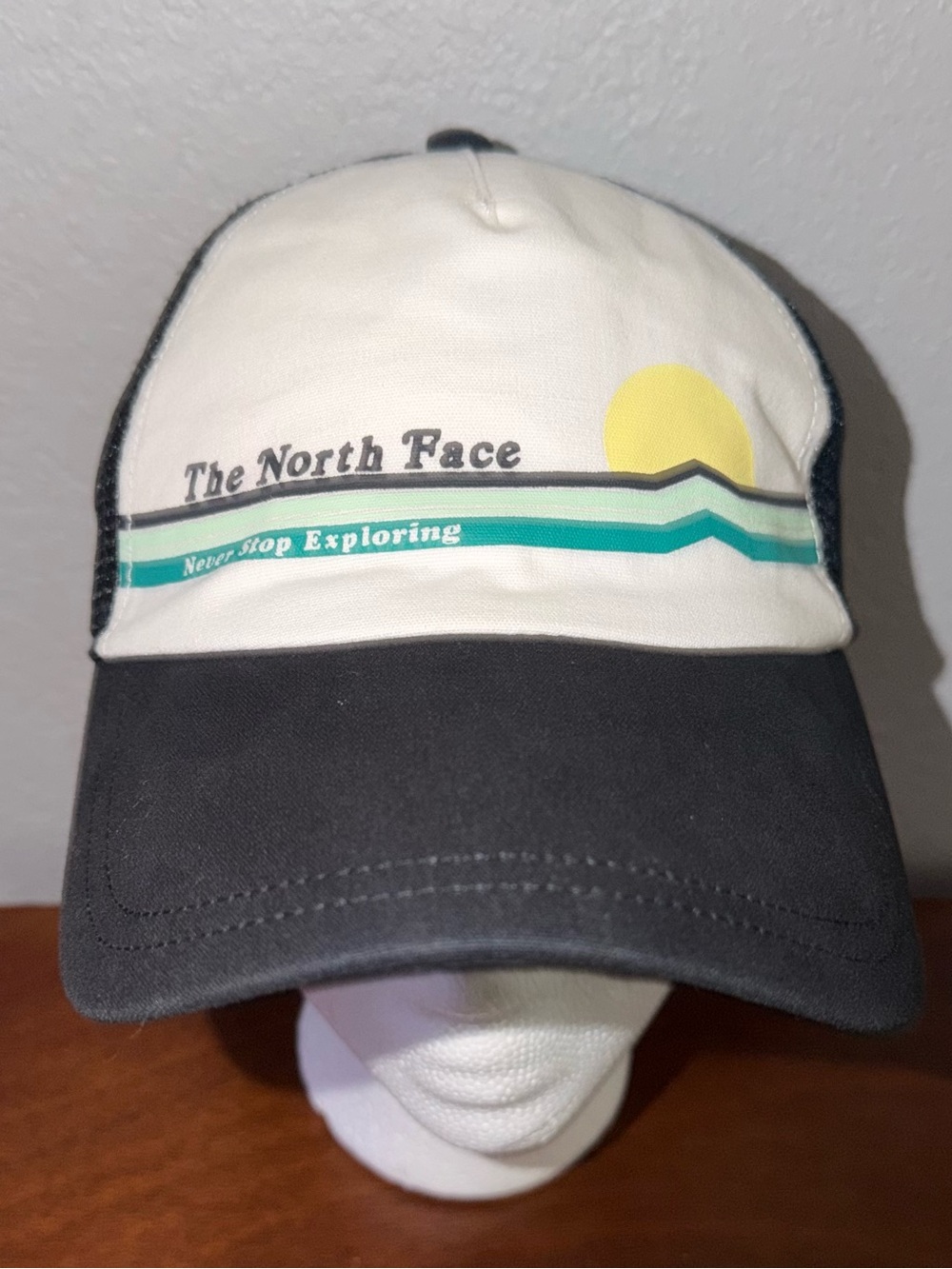 The North Face Trucker Hat Unisex OS Black White Retro Graphic Snapback Cap
